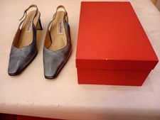 Scarpe eleganti con tacco per